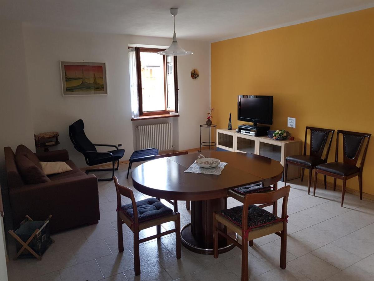 Casa Tonia Apartment Tiarno di Sopra Bagian luar foto